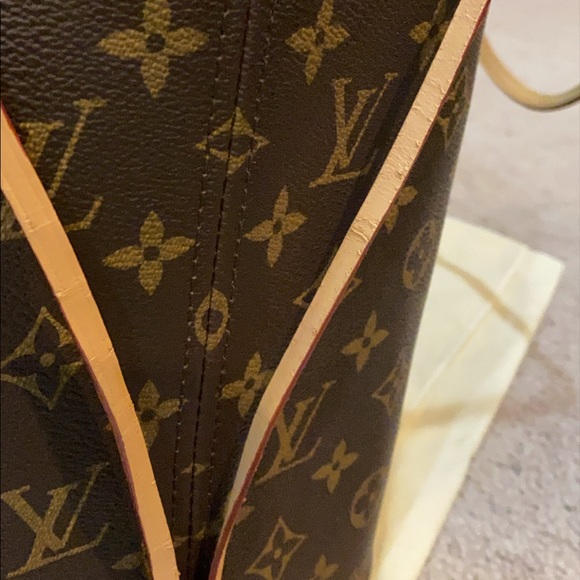Louis Vuitton Neverfull MM - Picture 6 of 16